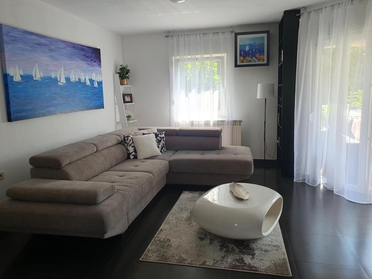 By The Sea Martina Apartment Rijeka Bagian luar foto